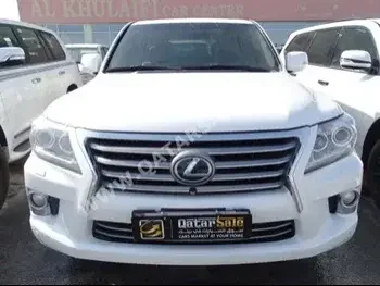 Lexus  LX  570  2013  Automatic  165,000 Km  8 Cylinder  Four Wheel Drive (4WD)  SUV  White