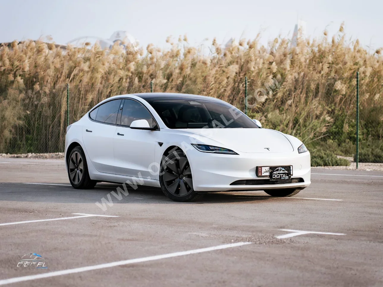 تسلا  مودل 3  2025  اوتوماتيك  16,000 كم  0 سلندر  دفع كلي مستمر  سيدان  أبيض