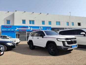 Toyota  Land Cruiser  GR Sport Twin Turbo  2022  Automatic  130,000 Km  6 Cylinder  Four Wheel Drive (4WD)  SUV  White