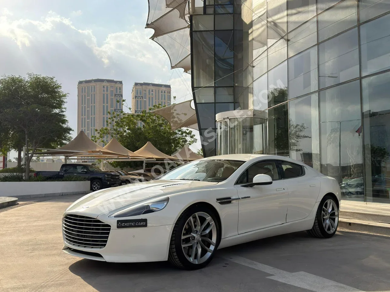 Aston Martin  Rapide  2016  Automatic  52,000 Km  12 Cylinder  Rear Wheel Drive (RWD)  Sedan  White