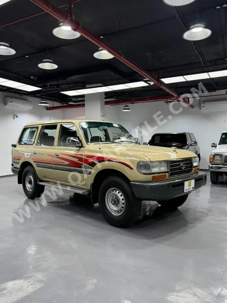 Toyota  Land Cruiser  VX  1997  Automatic  323,000 Km  6 Cylinder  Four Wheel Drive (4WD)  SUV  Beige