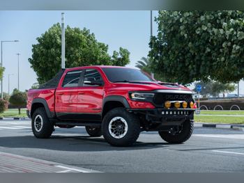 دودج  رام  تي أر إكس  2021  اوتوماتيك  65,000 كم  8 سلندر  دفع رباعي  بيكب  أحمر