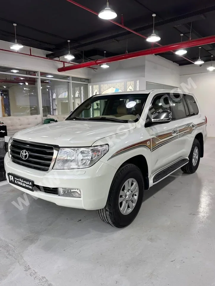 Toyota  Land Cruiser  GXR  2009  Automatic  347,000 Km  8 Cylinder  Four Wheel Drive (4WD)  SUV  White
