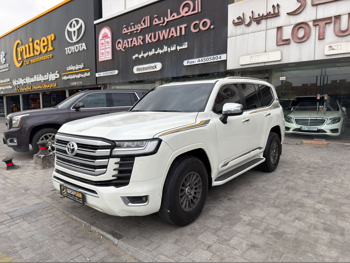 تويوتا  لاند كروزر  جي اكس ار توين توربو  2022  اوتوماتيك  156,000 كم  6 سلندر  دفع رباعي  اس يو في  أبيض