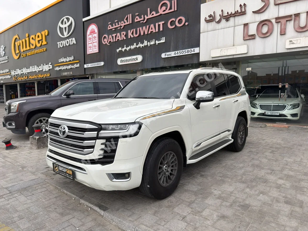 Toyota  Land Cruiser  GXR Twin Turbo  2022  Automatic  156,000 Km  6 Cylinder  Four Wheel Drive (4WD)  SUV  White