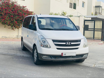 هيونداي  فان اتش وان  2013  اوتوماتيك  13,000 كم  4 سلندر  دفع خلفي  فان \ باص  أبيض