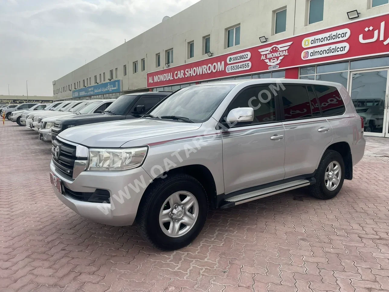 تويوتا  لاند كروزر  جي اكس  2020  اوتوماتيك  152,000 كم  6 سلندر  دفع رباعي  اس يو في  فضي