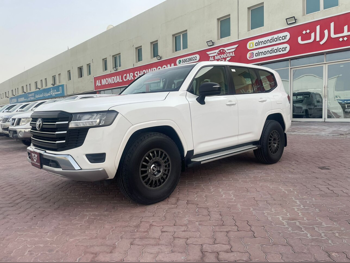 تويوتا  لاند كروزر  جي اكس  2024  اوتوماتيك  131,000 كم  6 سلندر  دفع رباعي  اس يو في  أبيض