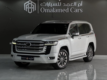 تويوتا  لاند كروزر  في اكس ار  2022  اوتوماتيك  106,000 كم  8 سلندر  دفع رباعي  اس يو في  أبيض