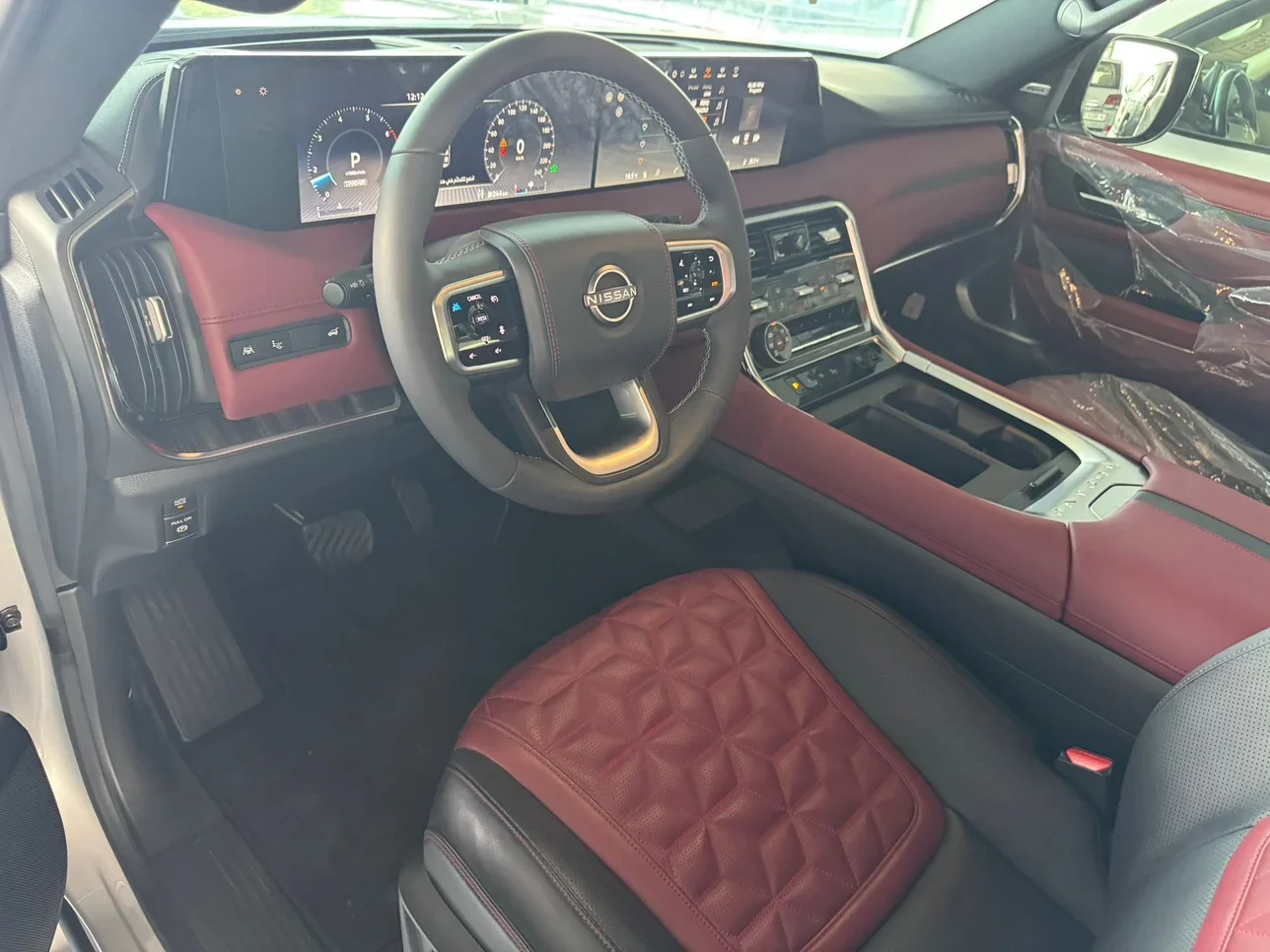 نيسان  باترول  بلاتنيوم  2025  اوتوماتيك  40,000 كم  8 سلندر  دفع رباعي  اس يو في  فضي  تحت الضمان