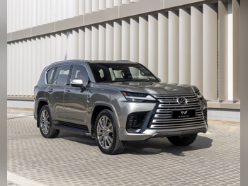 لكزس  ال اكس  600 في اي بي  2023  اوتوماتيك  30,000 كم  6 سلندر  دفع رباعي  اس يو في  فضي  تحت الضمان