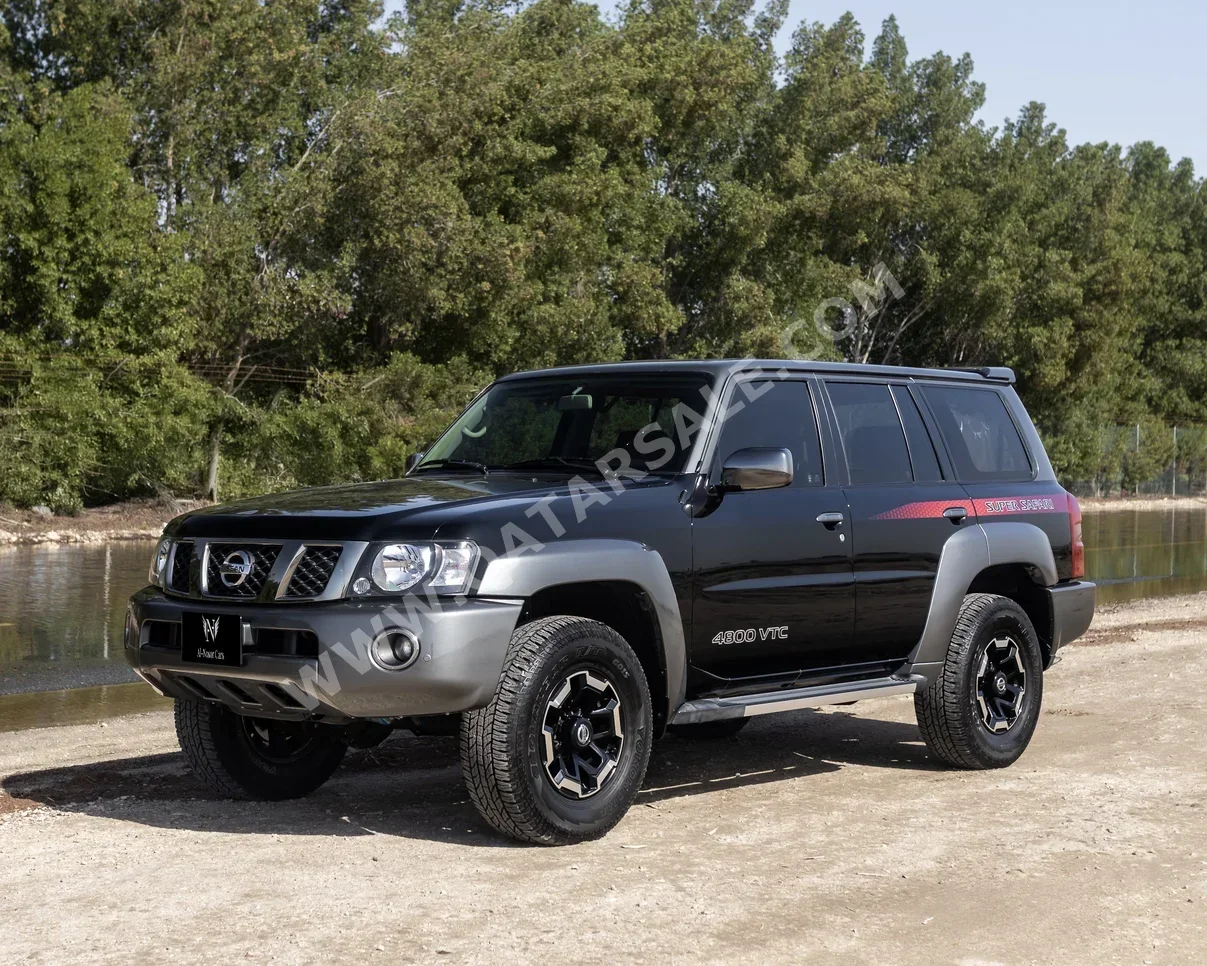 Nissan  Patrol  Super Safari  2022  Manual  25,000 Km  6 Cylinder  Four Wheel Drive (4WD)  SUV  Black  With Warranty