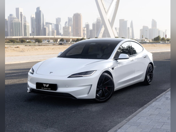 تسلا  مودل 3  بيرفورمانس  2025  اوتوماتيك  32,000 كم  0 سلندر  دفع كلي مستمر  سيدان  أبيض  تحت الضمان