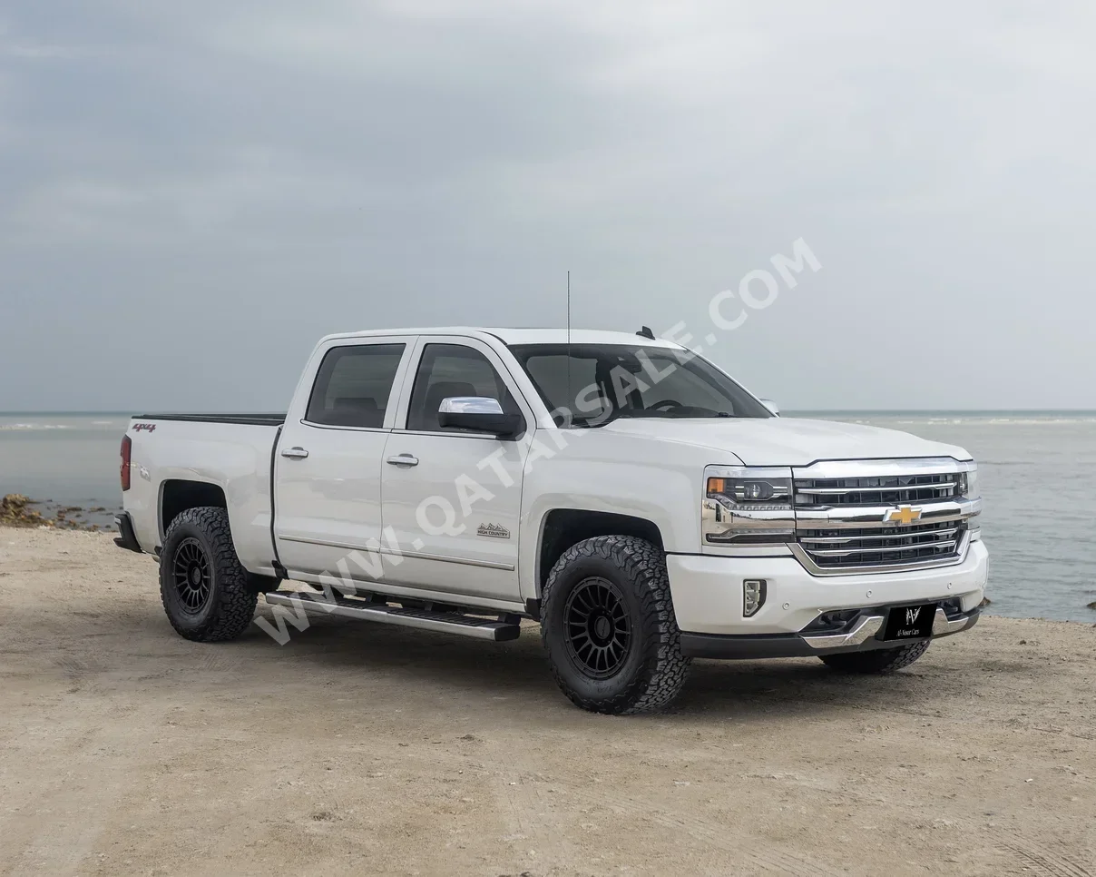 Chevrolet  Silverado  High Country  2016  Automatic  150,000 Km  8 Cylinder  Four Wheel Drive (4WD)  SUV  White