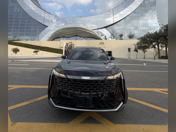 جيلي  ستار راي  2024  اوتوماتيك  27,000 كم  4 سلندر  دفع كلي مستمر  اس يو في  أسود  تحت الضمان