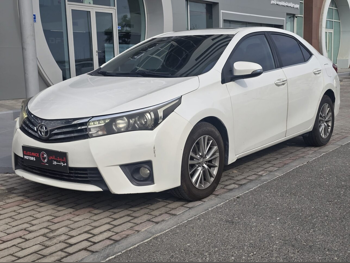 Toyota  Corolla  2015  Automatic  153,000 Km  4 Cylinder  Front Wheel Drive (FWD)  Sedan  White