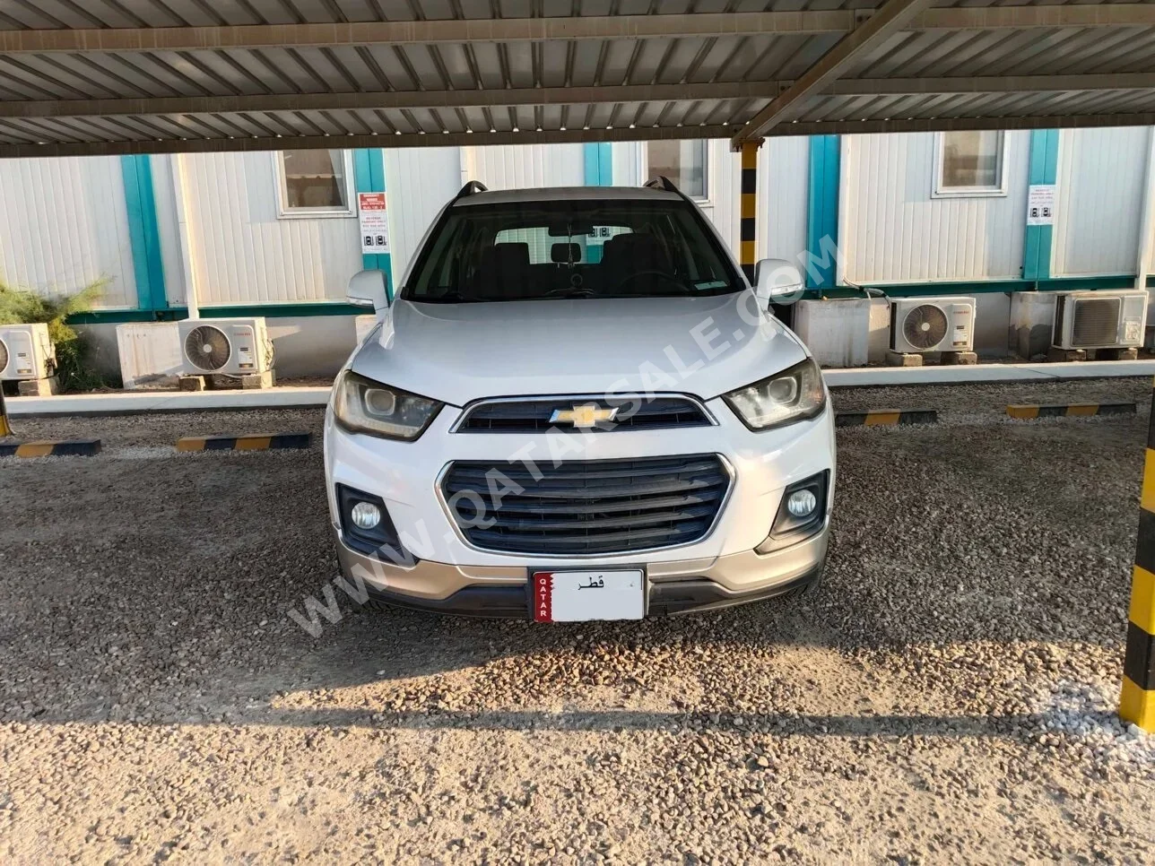 Chevrolet  Captiva  LS  2016  Automatic  180,000 Km  4 Cylinder  Four Wheel Drive (4WD)  SUV  White