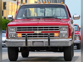 Chevrolet  Classic  1986  Automatic  68,000 Km  8 Cylinder  Rear Wheel Drive (RWD)  Classic  Red and Beige