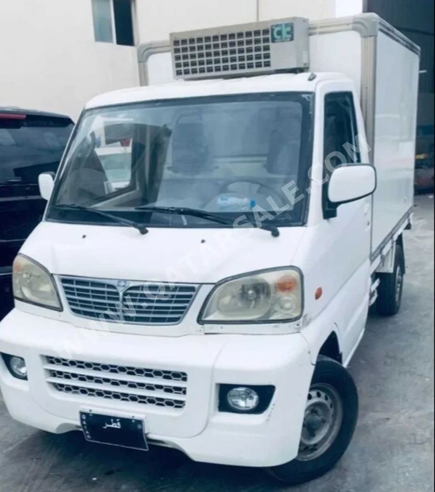 CMC  CMC  2016  Manual  250,000 Km  4 Cylinder  Van / Bus  White