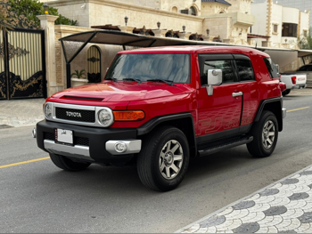 Toyota  FJ Cruiser  2015  Automatic  159,000 Km  6 Cylinder  Four Wheel Drive (4WD)  SUV  Red