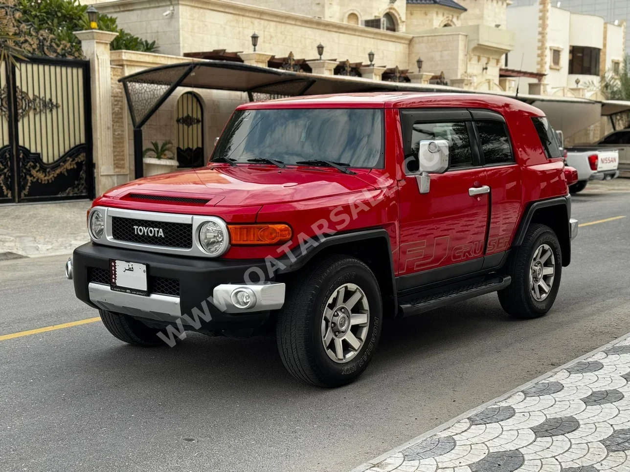 Toyota  FJ Cruiser  2015  Automatic  159,000 Km  6 Cylinder  Four Wheel Drive (4WD)  SUV  Red