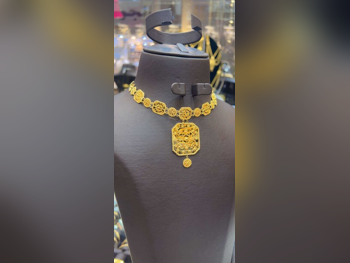 Gold Necklace  Bahrain  Woman  15.2 Gram  Band  Yellow Gold  21k