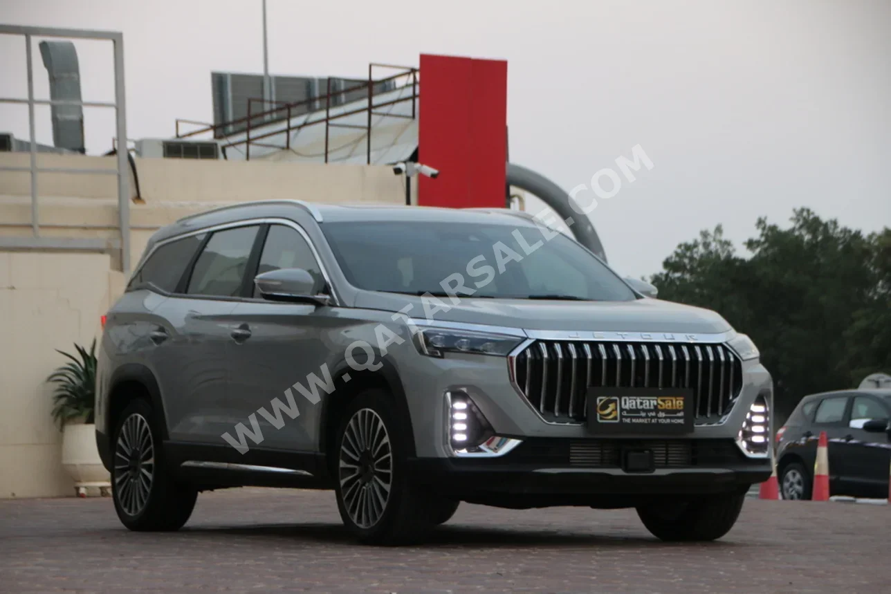 Jetour  X90  2025  Automatic  7,100 Km  4 Cylinder  Four Wheel Drive (4WD)  SUV  Gray  With Warranty