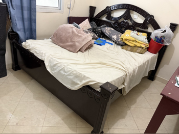 Beds - King  - Black