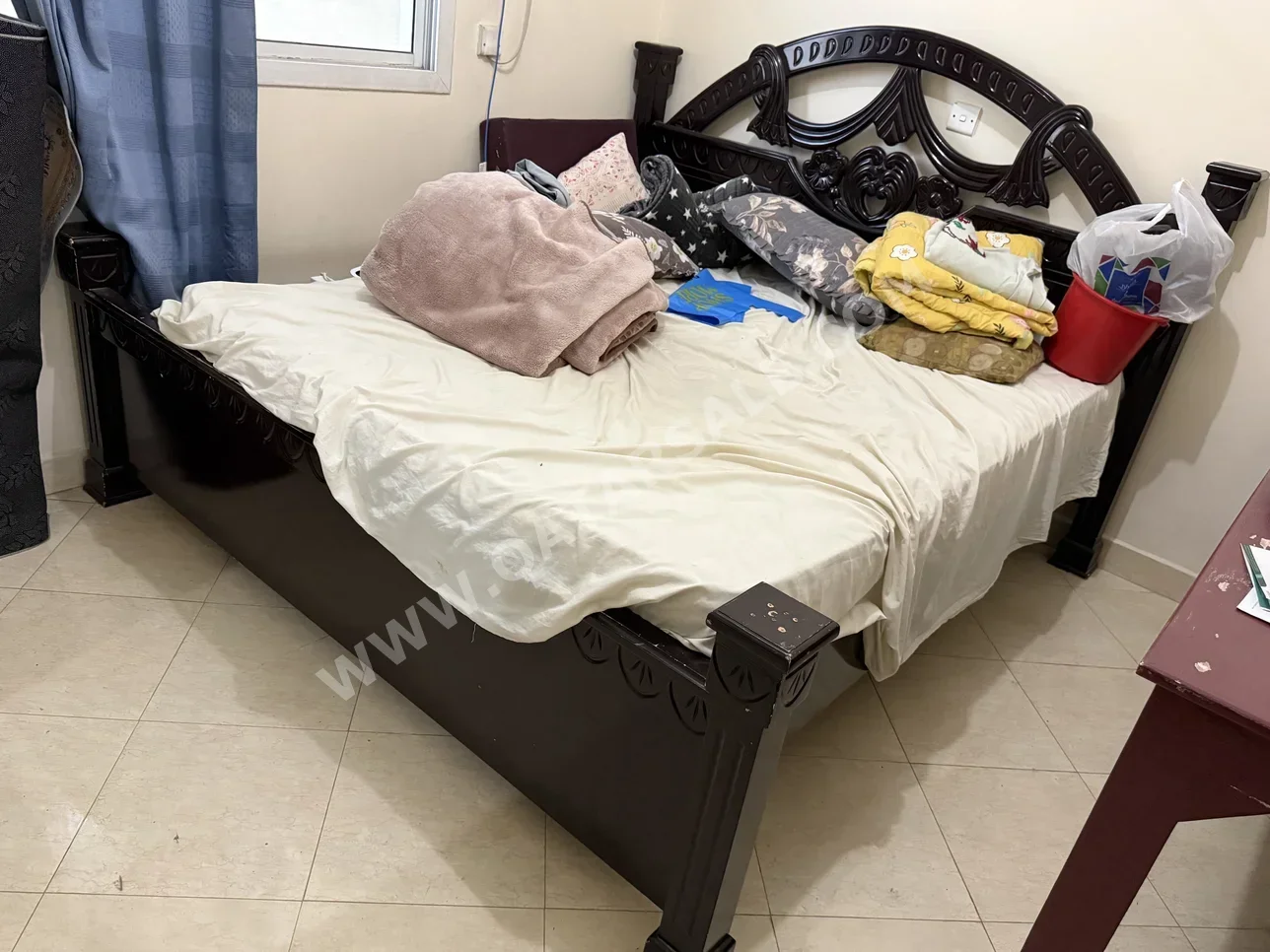 الأسّرة - كينج  - أسود