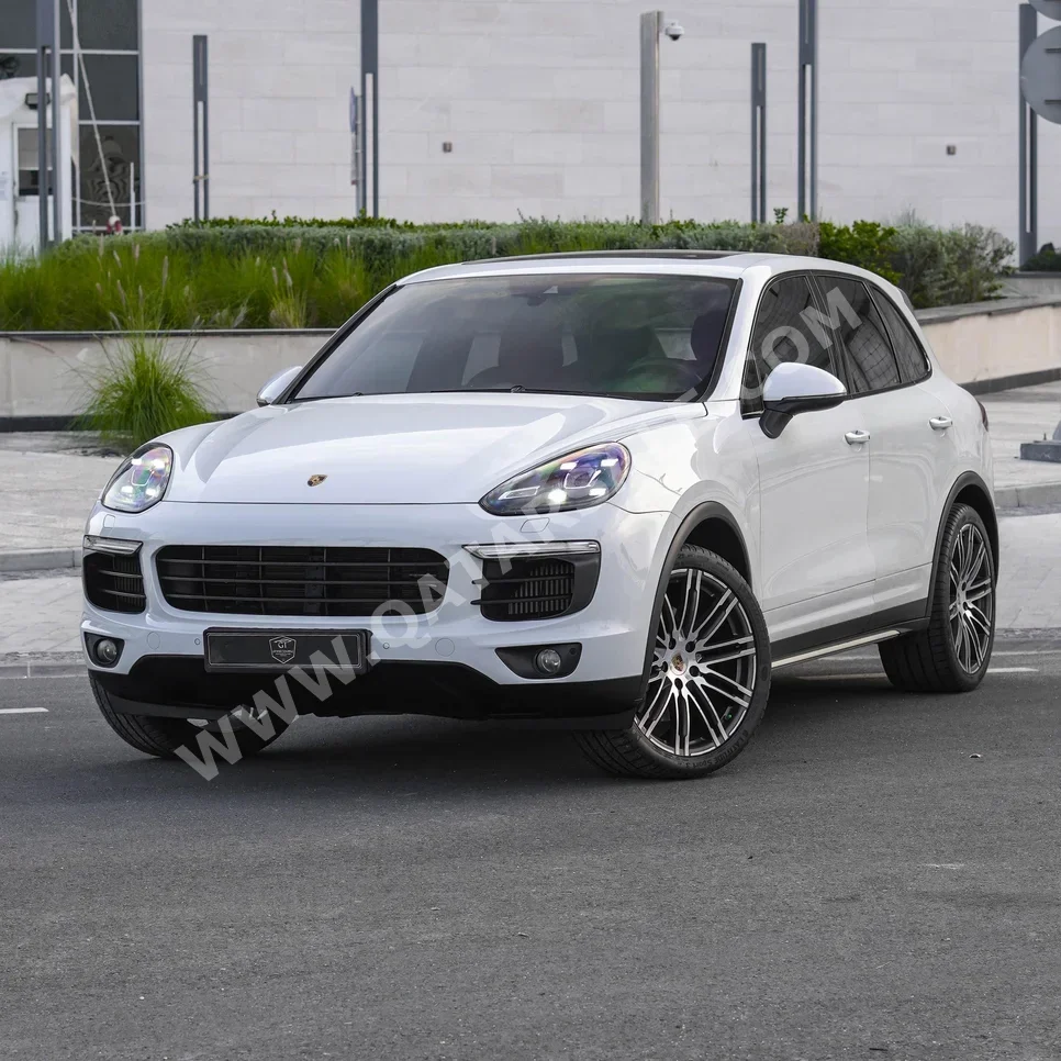 Porsche  Cayenne  S  2016  Automatic  77,000 Km  8 Cylinder  Four Wheel Drive (4WD)  SUV  White  With Warranty