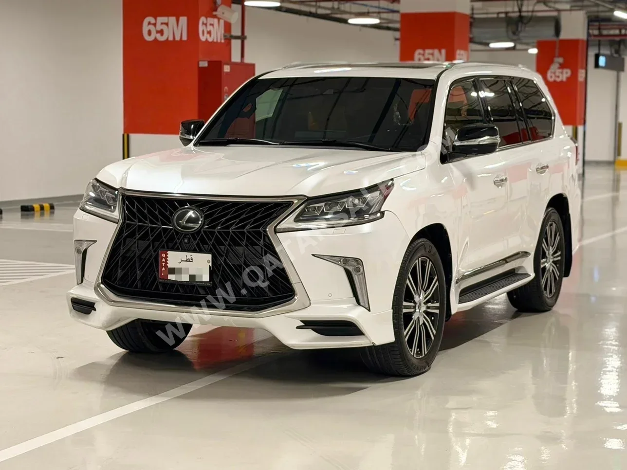 لكزس ال اكس 570 اس 2020 اوتوماتيك 187,000 كم 8 سلندر دفع رباعي اس يو في أبيض
