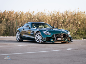 Mercedes-Benz  GT  S AMG  2015  Automatic  170,000 Km  8 Cylinder  Rear Wheel Drive (RWD)  Coupe / Sport  Green