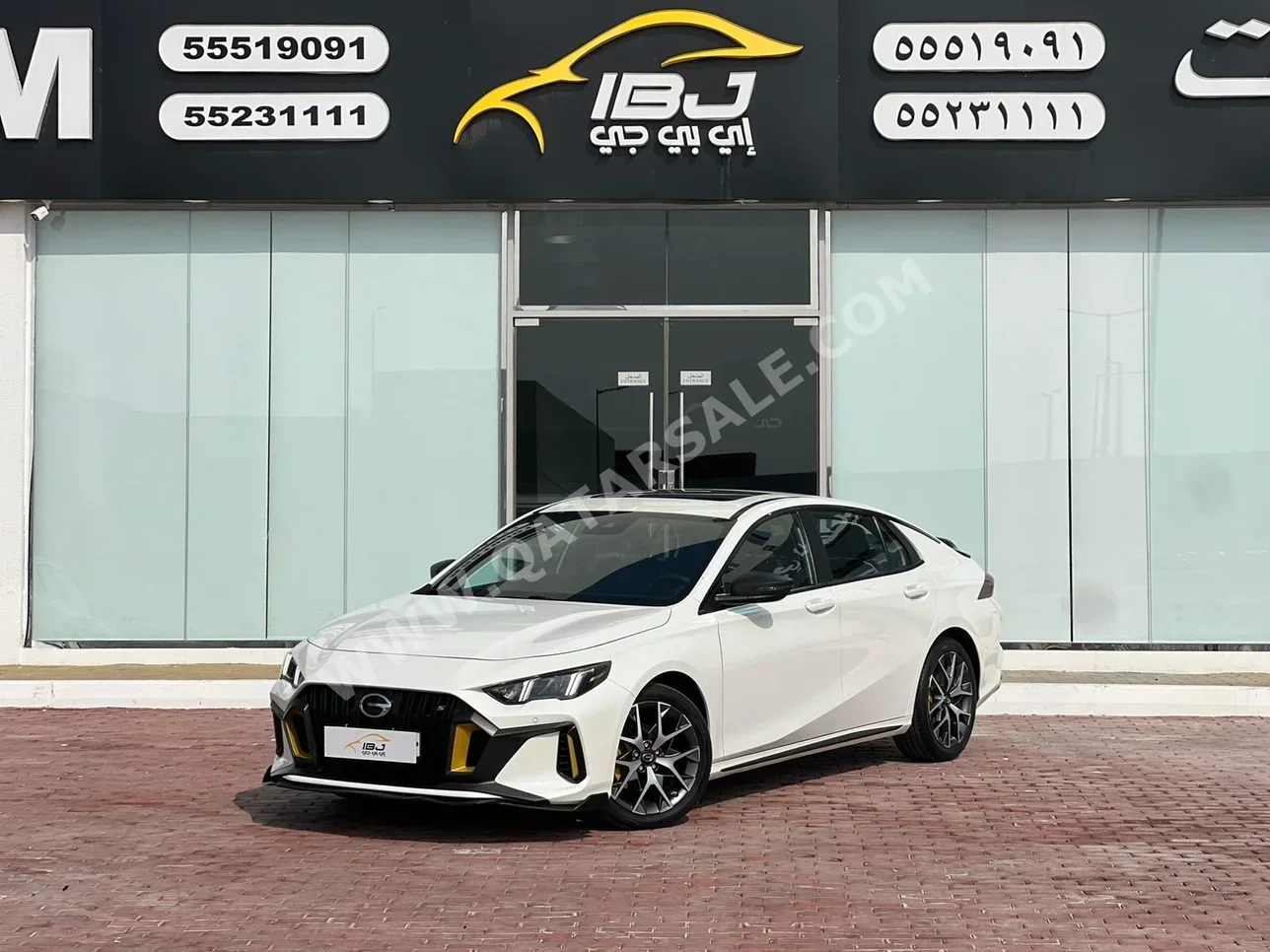 جاك إمبو جي اي 2024 اوتوماتيك 15,000 كم 4 سلندر دفع خلفي سيدان أبيض تحت الضمان