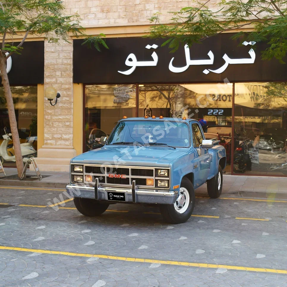 جي ام سي سييرا 1984 عادي 100,000 كم 8 سلندر دفع رباعي بيكب سمائي