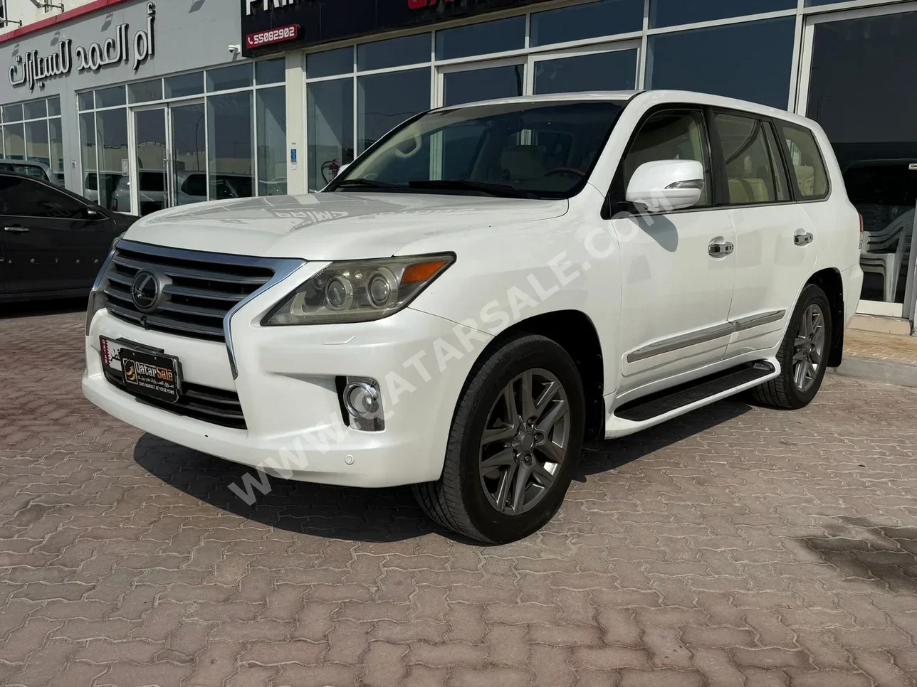 لكزس  ال اكس  570  2013  اوتوماتيك  360,000 كم  8 سلندر  دفع رباعي  اس يو في  أبيض