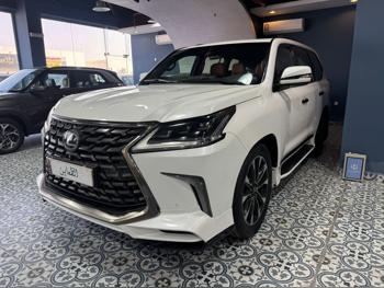 Lexus  LX  570 S  2016  Automatic  360,000 Km  8 Cylinder  Four Wheel Drive (4WD)  SUV  White
