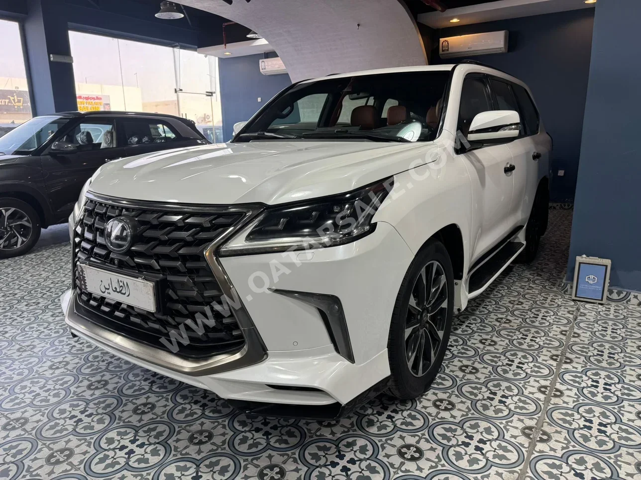 Lexus  LX  570 S  2016  Automatic  360,000 Km  8 Cylinder  Four Wheel Drive (4WD)  SUV  White