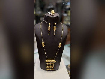 Gold Set  Bahrain  Woman  41.53 Gram  Band  Yellow Gold  21k