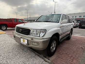 Toyota  Land Cruiser  VXR  1998  Automatic  602,000 Km  8 Cylinder  Four Wheel Drive (4WD)  SUV  White