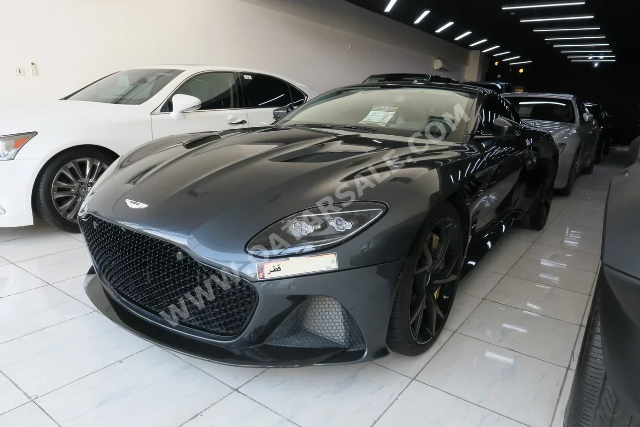 أستون مارتن دي بي أس 2019 اوتوماتيك 1,200 كم 12 سلندر دفع خلفي كوبيه \ سبورت رمادي
