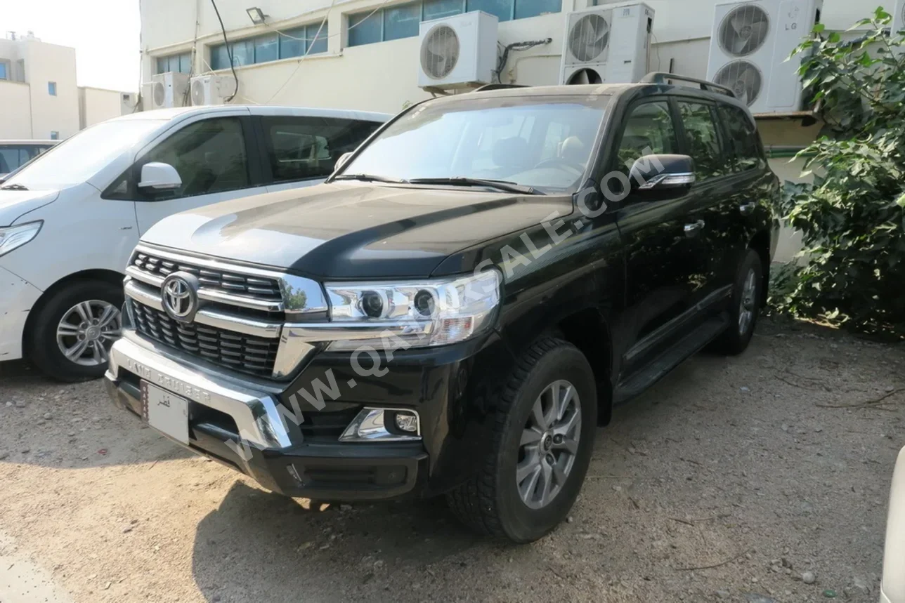 تويوتا لاند كروزر جي لمتيد 2010 اوتوماتيك 350,000 كم 6 سلندر دفع رباعي اس يو في أسود