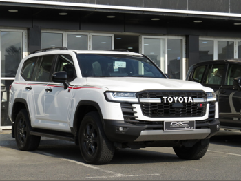 Toyota  Land Cruiser  GR Sport Twin Turbo  2025  Automatic  300 Km  6 Cylinder  Four Wheel Drive (4WD)  SUV  White  With Warranty