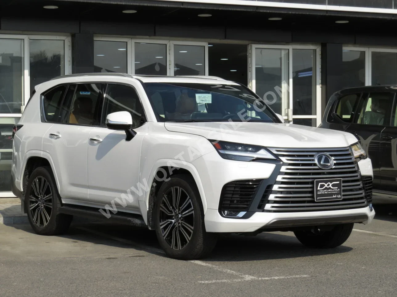 لكزس ال اكس 600 لكجري 2025 اوتوماتيك 700 كم 6 سلندر دفع رباعي اس يو في أبيض تحت الضمان