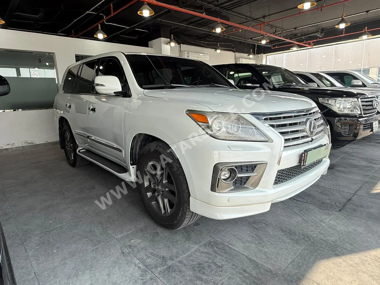 لكزس  ال اكس  570  2013  اوتوماتيك  240,000 كم  8 سلندر  دفع رباعي  اس يو في  أبيض