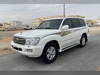 تويوتا  لاند كروزر  في اكس ار  2007  اوتوماتيك  485,000 كم  8 سلندر  دفع رباعي  اس يو في  أبيض