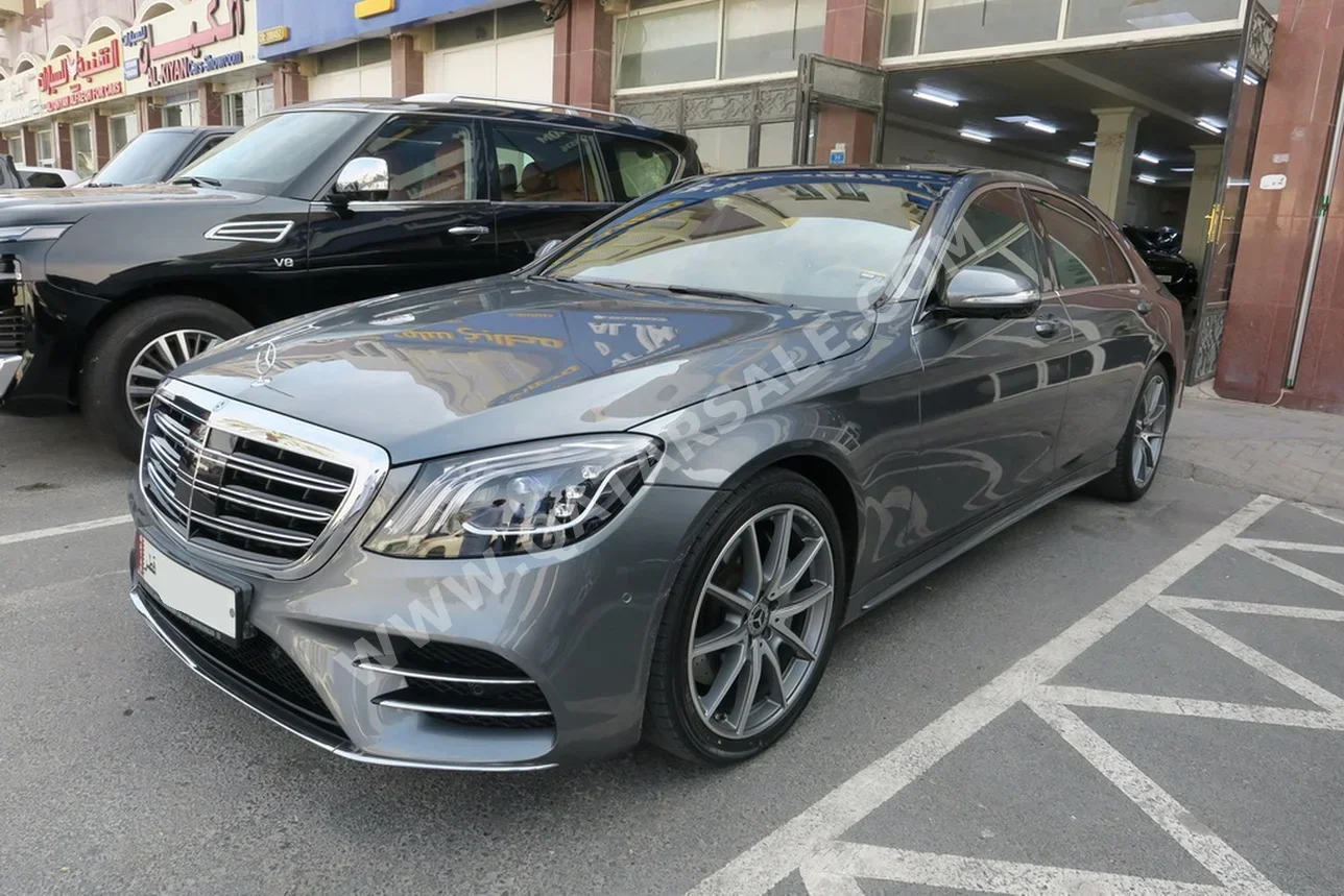 مرسيدس - بنز  اس - كلاس  400  2018  اوتوماتيك  98,000 كم  6 سلندر  دفع خلفي  سيدان  رمادي