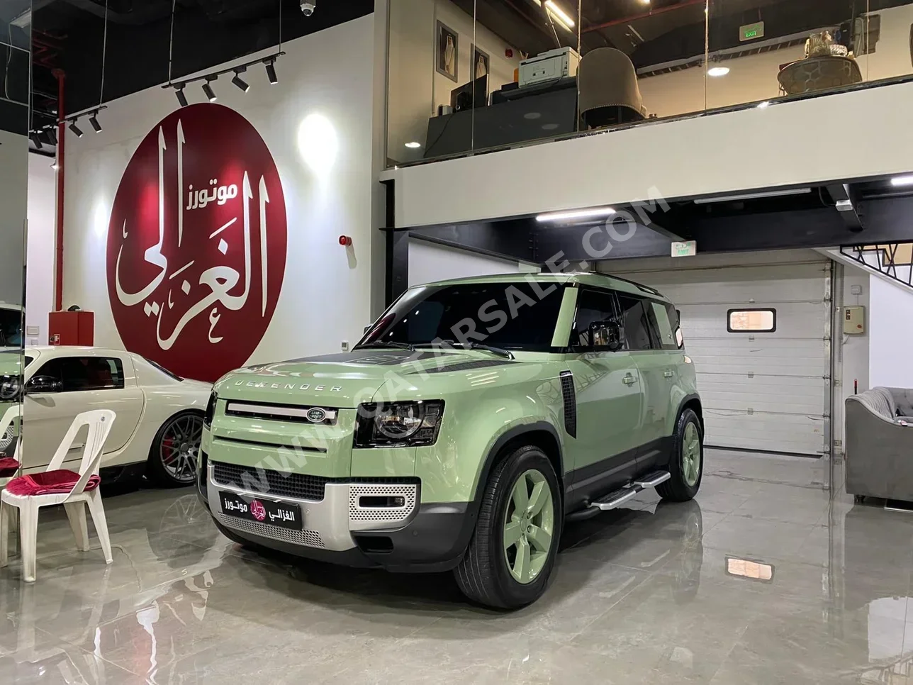 لاند روفر ديفيندر 75 لمتد ادشن 2023 اوتوماتيك 31,000 كم 6 سلندر دفع رباعي اس يو في أخضر تحت الضمان