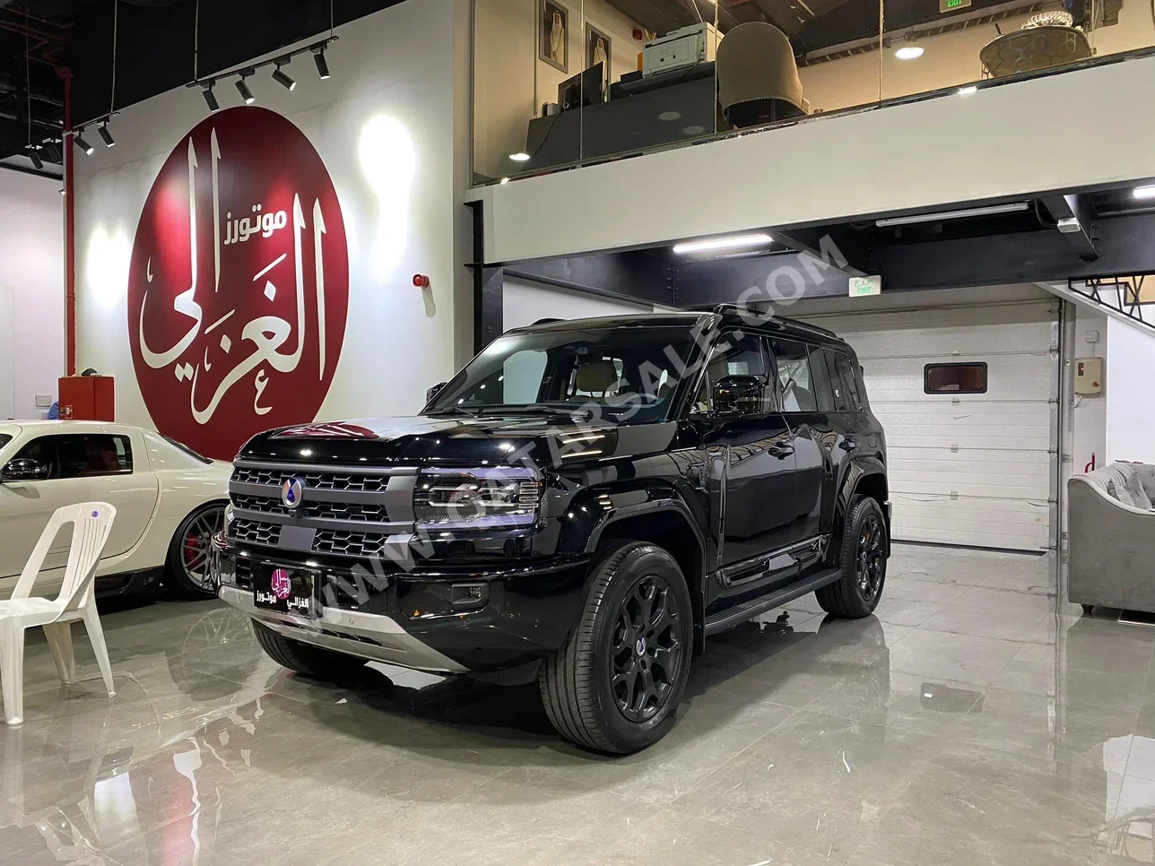 بي واي دي  دينزا  بي 5  2026  اوتوماتيك  5,000 كم  4 سلندر  دفع رباعي  اس يو في  أسود  تحت الضمان