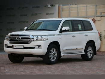 تويوتا  لاند كروزر  في اكس ار  2019  اوتوماتيك  234,000 كم  8 سلندر  دفع رباعي  اس يو في  أبيض