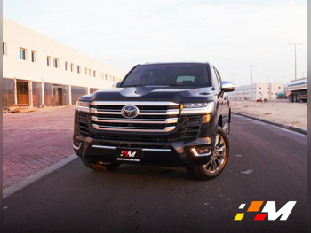 تويوتا  لاند كروزر  في اكس ار  2023  اوتوماتيك  49,000 كم  6 سلندر  دفع رباعي  اس يو في  أسود  تحت الضمان